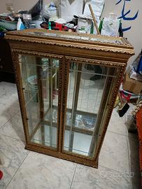 vetrinetta vintage con pensili 