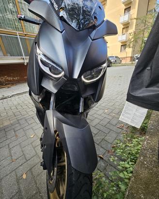 YAMAHA XMAX 300 NERO OPACO