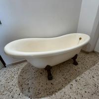 Vasca da bagno freestanding retró con zampa leone