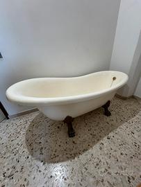 Vasca da bagno freestanding retró con zampa leone