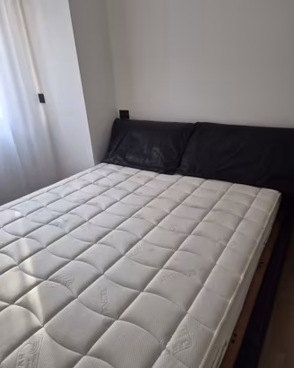 Letto matrimoniale in vera pelle