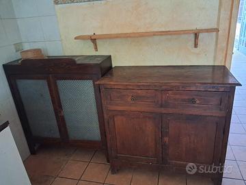 mobile credenza con vetrina arte povera 