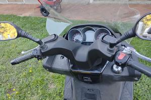 Kymco Downtown 300i – 2010 – 19.500 km - NO ABS