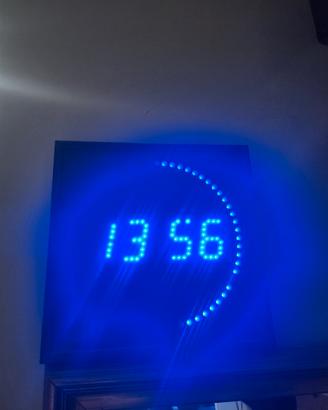 orologio di design a LED come nuovo