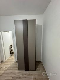 Camera con Armadio due ante letto e comodini