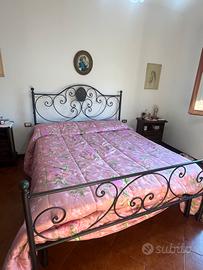 Letto matrimoniale inferro battuto nero