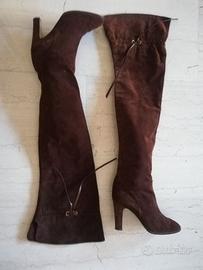 Stivali in morbido camoscio marrone