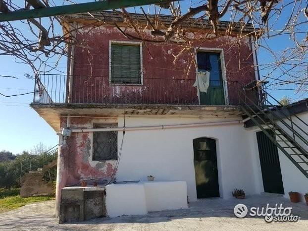 Antica casa padronale con terreno Piedimonte Etneo