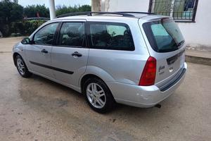 Ford Focus 1.6i 16V cat SW Ghia