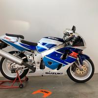 Gsx r 750 srad