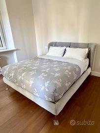 Due letti Ikea con materassi (i materassi non ikea