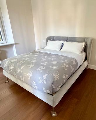 Due letti Ikea con materassi (i materassi non ikea