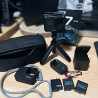 gopro hero 7 black + super accessoriata