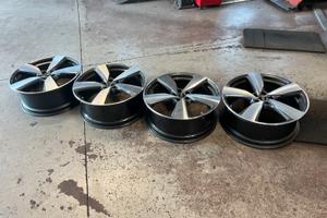 CERCHI  ORIGIALI AUDI 8,5 X21   NUOVI !!!!