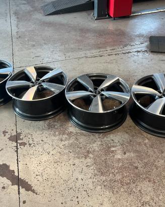 CERCHI  ORIGIALI AUDI 8,5 X21   NUOVI !!!!