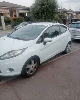 Ford Fiesta 1400 GPL originale della casa 