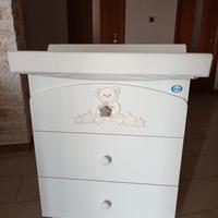 mobiletto con tre cassetti