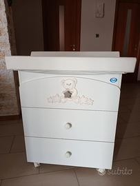 mobiletto con tre cassetti