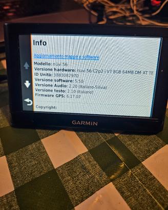 navigatore GPS Garmin della serie nüvi.