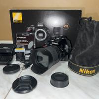 NIKON D3200 + obiettivo kit NIKKOR 18-150 e altro