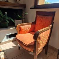 Poltrona in legno massello 