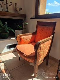 Poltrona in legno massello 