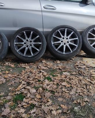 Cerchi con pneumatici mercedes