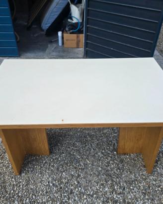 Tavolo in legno massiccio anni 70
