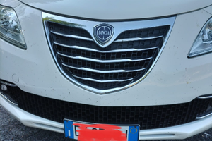 Lancia y  2014  km 136000