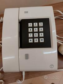 Telefono fisso vintage a tastiera 