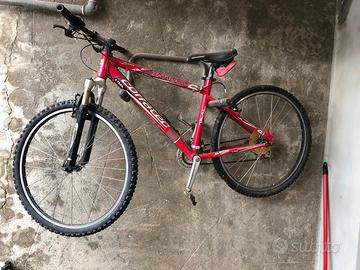Mountain Bike Rossa