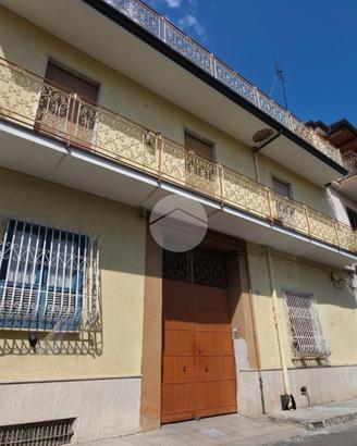 PALAZZO A FRATTAMAGGIORE