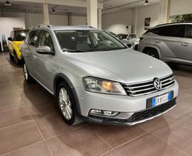VOLKSWAGEN Passat 2.0 TDI DSG 4X4 ALLTRACK