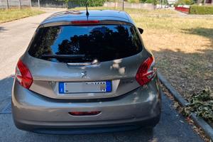 peugeot  208 anno 2012