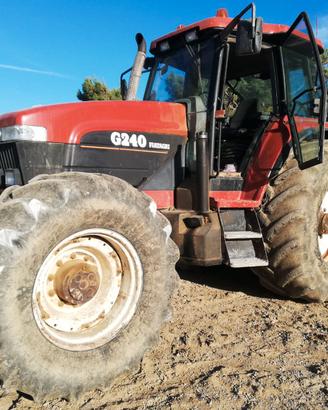 NEW HOLLAND G240