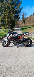 KTM Duke 125 Akrapovic omologato 