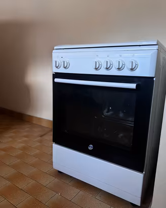 Cucina a gas 4 fuochi + forno elettrico con grill