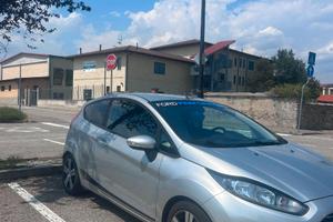 Ford Fiesta mk6 1.4  gpl