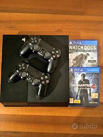 PS4 + 2 JOYSTICK IN PERFETTE CONDIZIONI