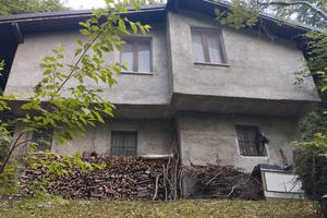 Rustico abitabile e 10.182 m² di bosco