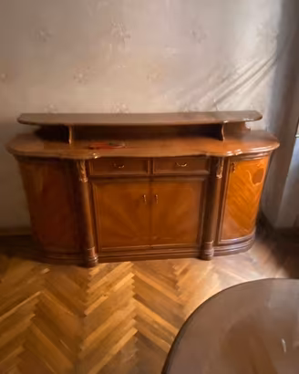 CREDENZA CLASSICA IN LEGNO ELEGANTE E CAPIENTE