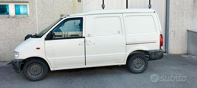 Nissan Vanette >Cargo  2300 D del 1999