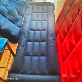 materasso singolo gonfiabile telato rosso e blu⁰