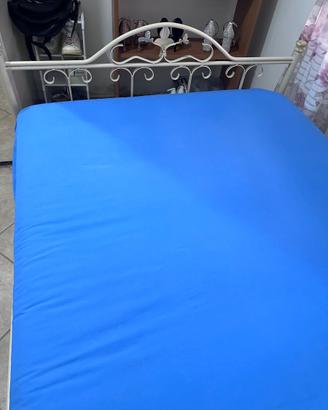Struttura letto in ferro battuto