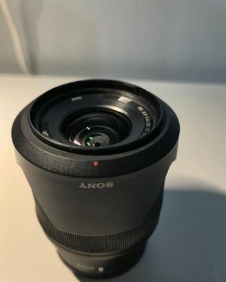 Sony FE  28-70mm f/3.5-5.6 OSS