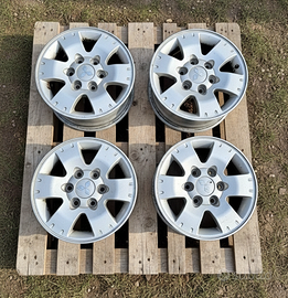 Cerchi in lega per Mitsubishi Pajero R16