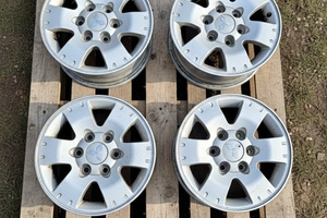 Cerchi in lega per Mitsubishi Pajero R16