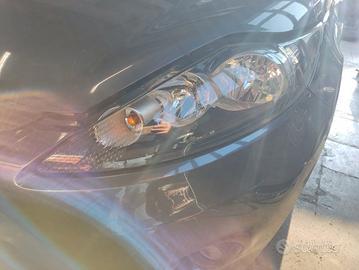 Proiettore sinistro FORD FIESTA del 2009