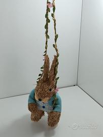 Coniglio in Fibra su altalena