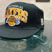 Cappelli Lacoste, Lakers